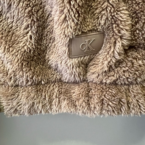 NWT  Calvin Klein Womens Faux Fur Teddy Jacket Size XS  Brown - Picture 2 of 10